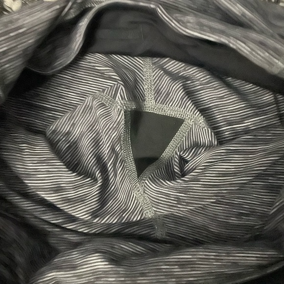 Lululemon Inspire Crop -6 - Picture 10 of 10